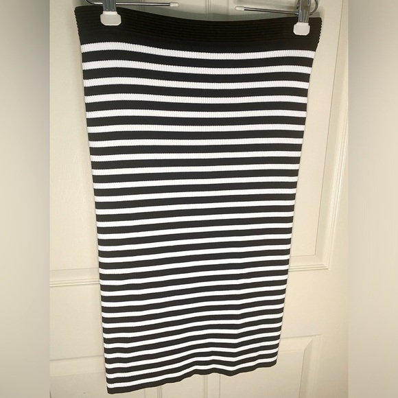 Michael Kors Black and White Striped Stretch Bodycon Tube  Maxi Skirt SIZE Large - Picture 2 of 4